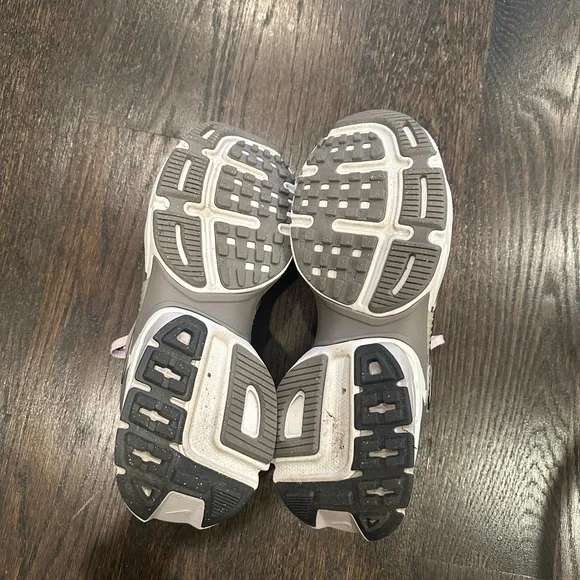 Nike Women's Metallic Pink Sneakers - Picture 5 of 5